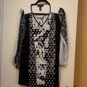 Black and white V neck dress/tunic